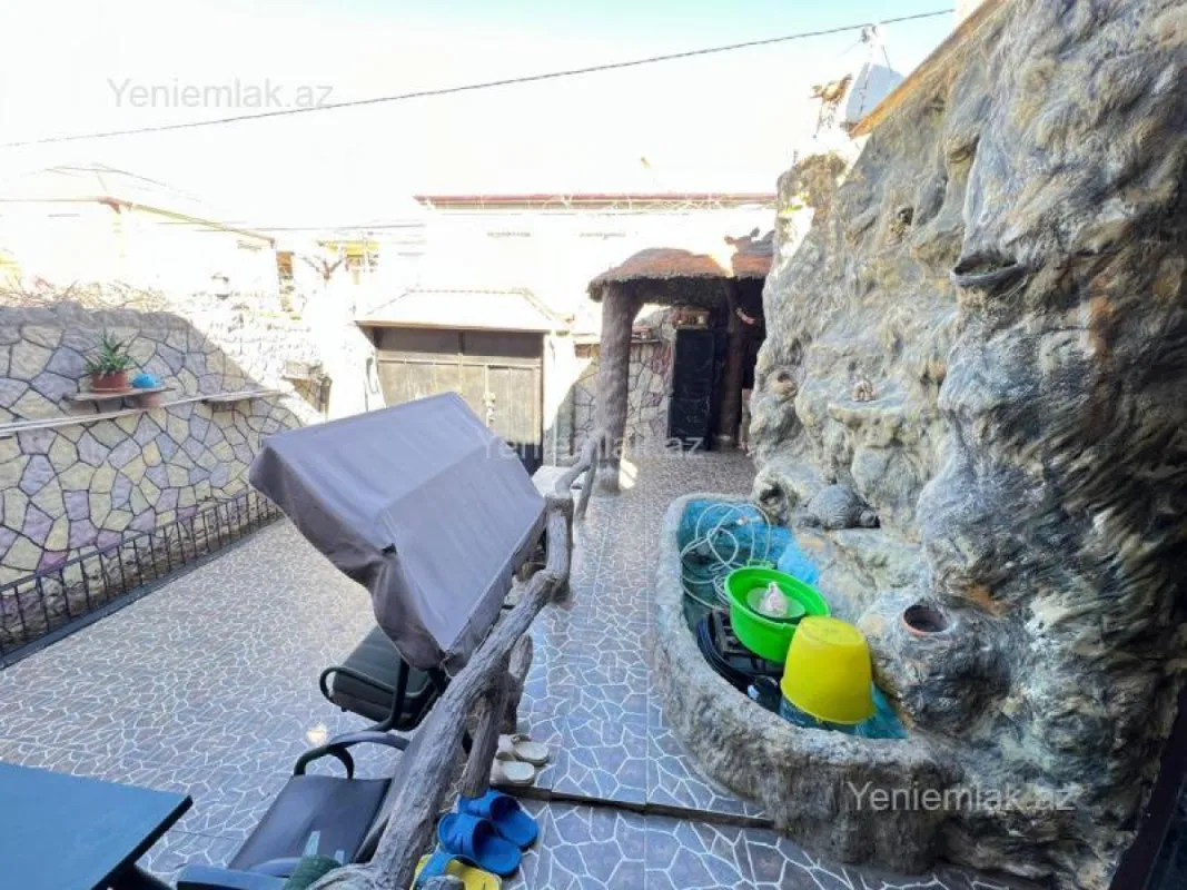 Satılır 5 otaqlı həyət evi 140 m²