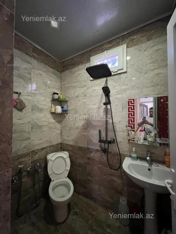Satılır 5 otaqlı həyət evi 140 m²