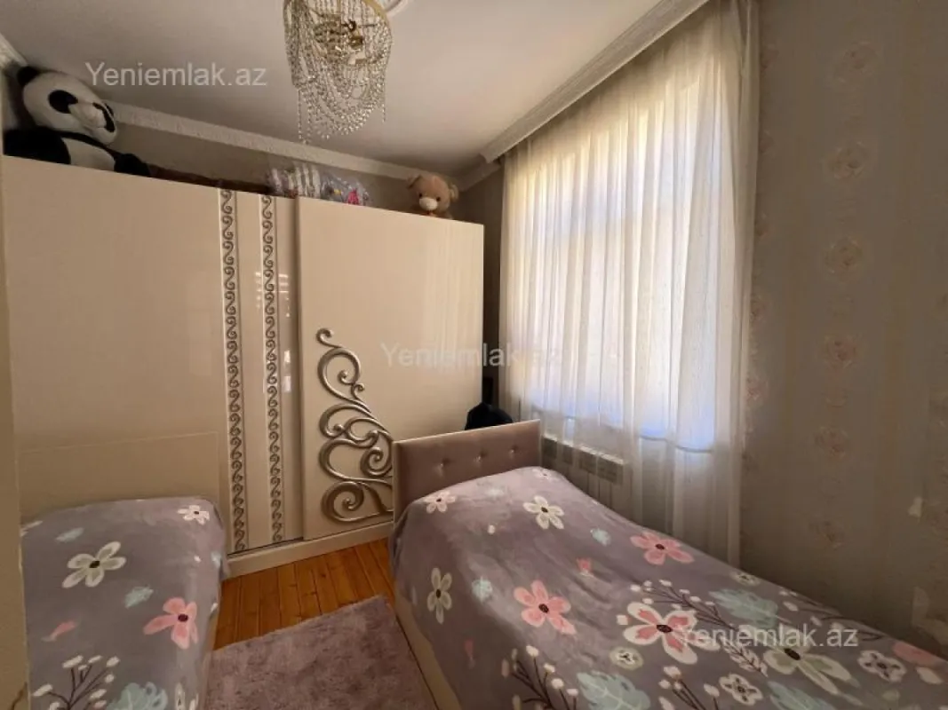 Satılır 5 otaqlı həyət evi 140 m²