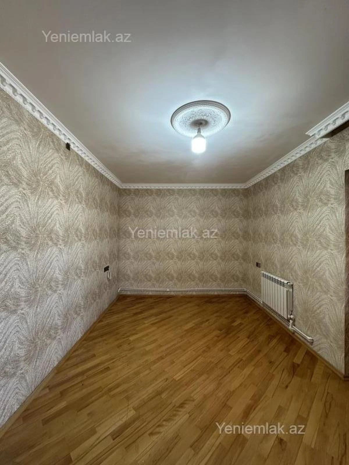 Satılır 2 otaqlı köhnə tikili 68 m²