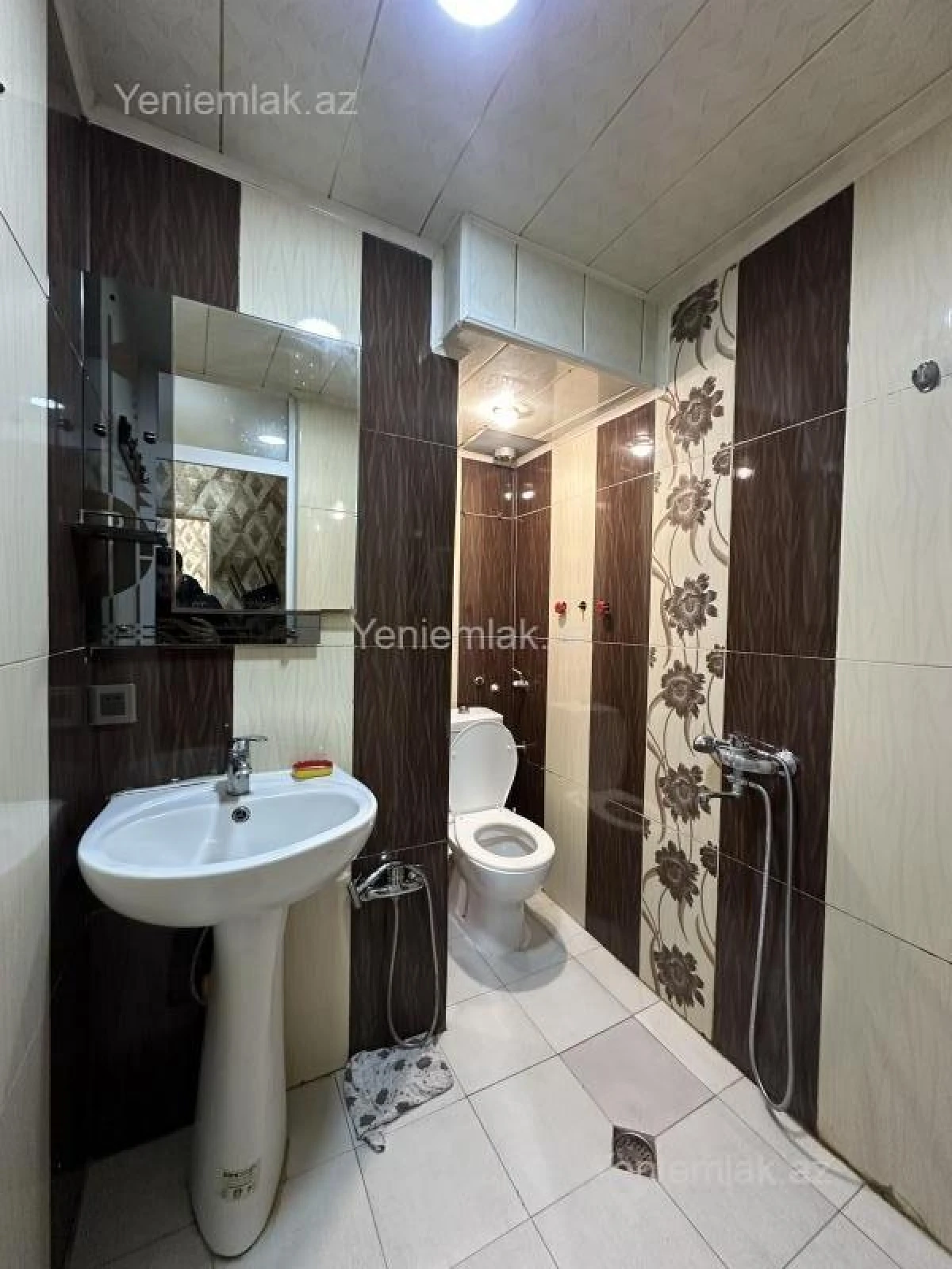 Satılır 2 otaqlı köhnə tikili 68 m²