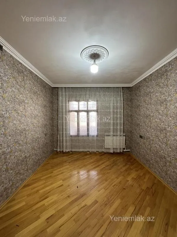 Satılır 2 otaqlı köhnə tikili 68 m²