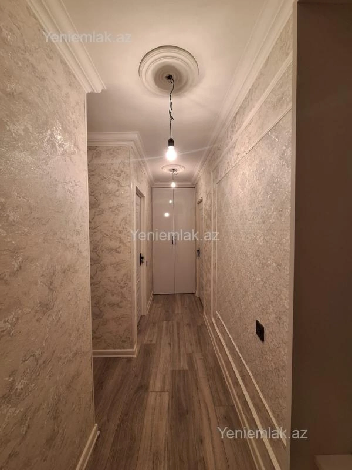 Satılır 2 otaqlı köhnə tikili 55 m²