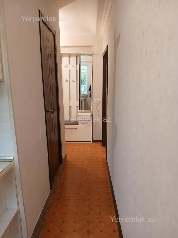 Satılır 1 otaqlı köhnə tikili 31 m²