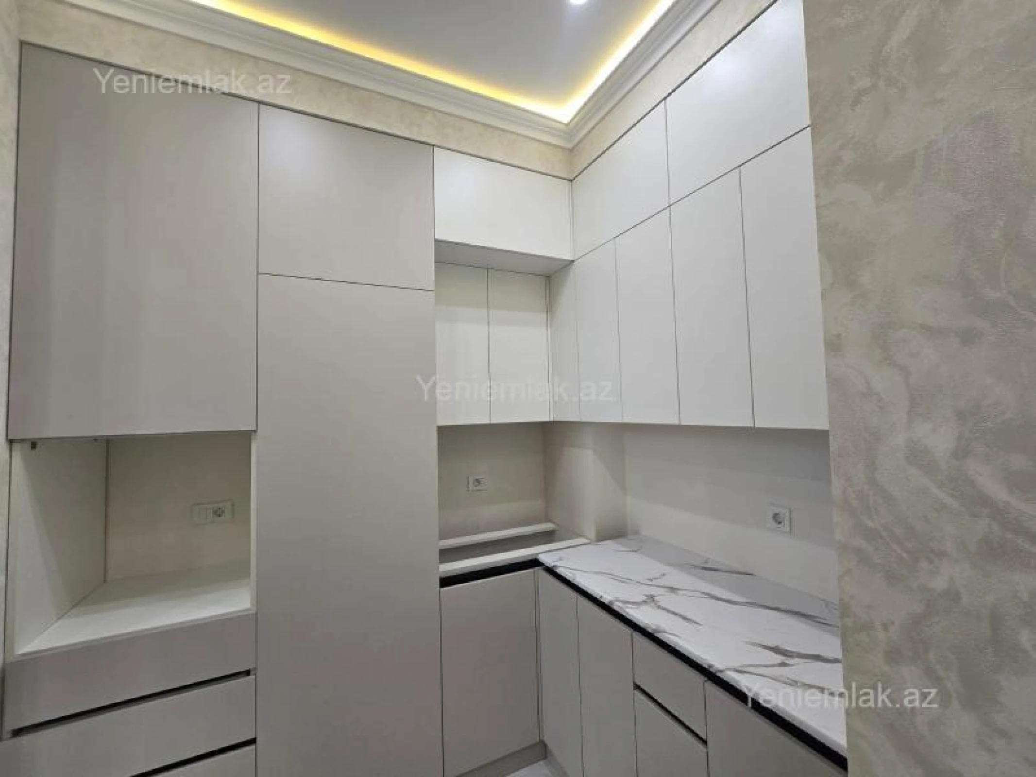 Satılır 2 otaqlı yeni tikili 72 m²