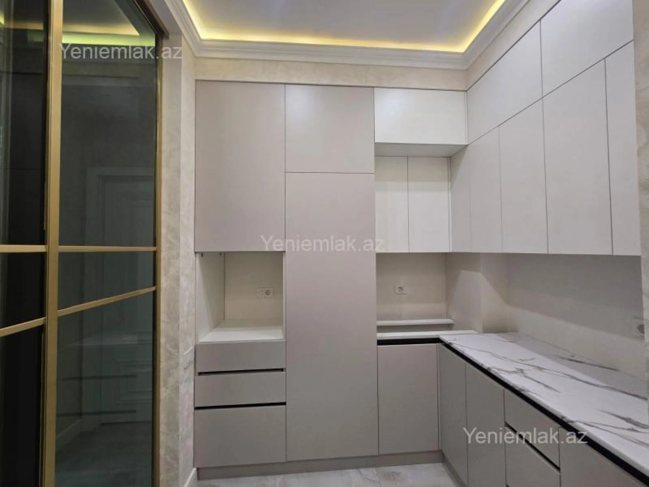 Satılır 2 otaqlı yeni tikili 72 m²
