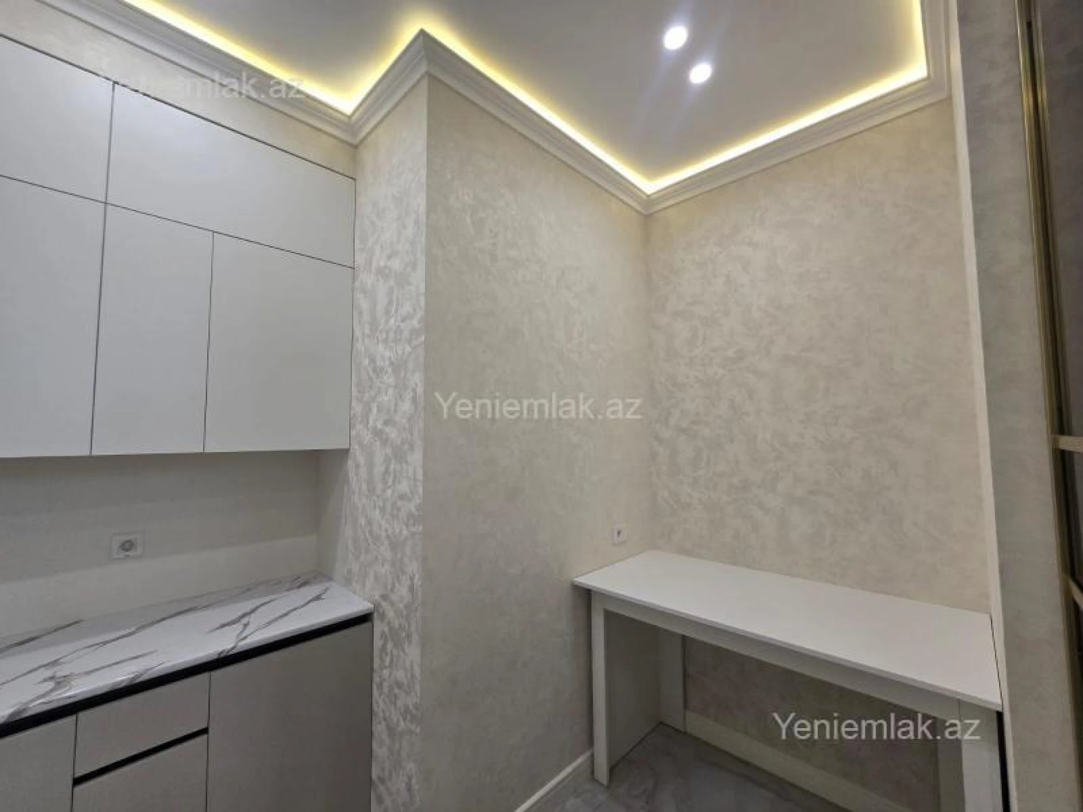 Satılır 2 otaqlı yeni tikili 72 m²