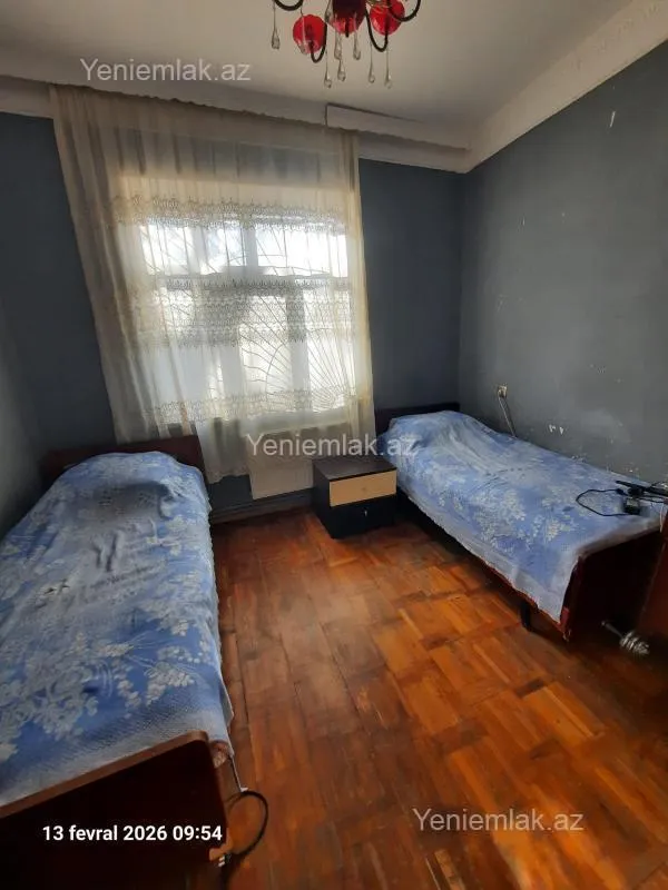 Satılır 4 otaqlı köhnə tikili 82 m²