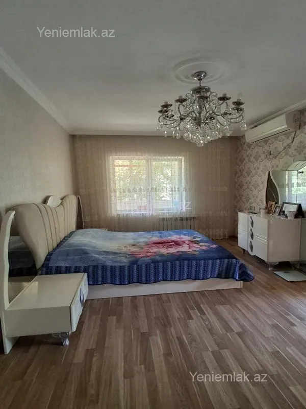 Satılır 2 otaqlı köhnə tikili 65 m²