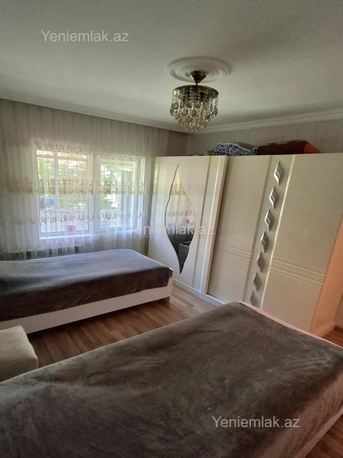 Satılır 2 otaqlı köhnə tikili 65 m²