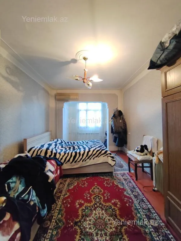 Satılır 2 otaqlı köhnə tikili 60 m²