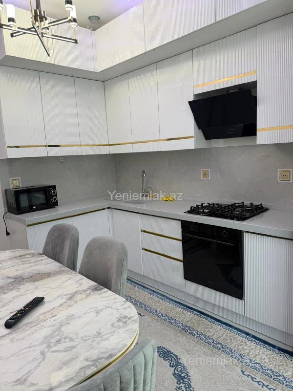 Satılır 3 otaqlı yeni tikili 85 m²