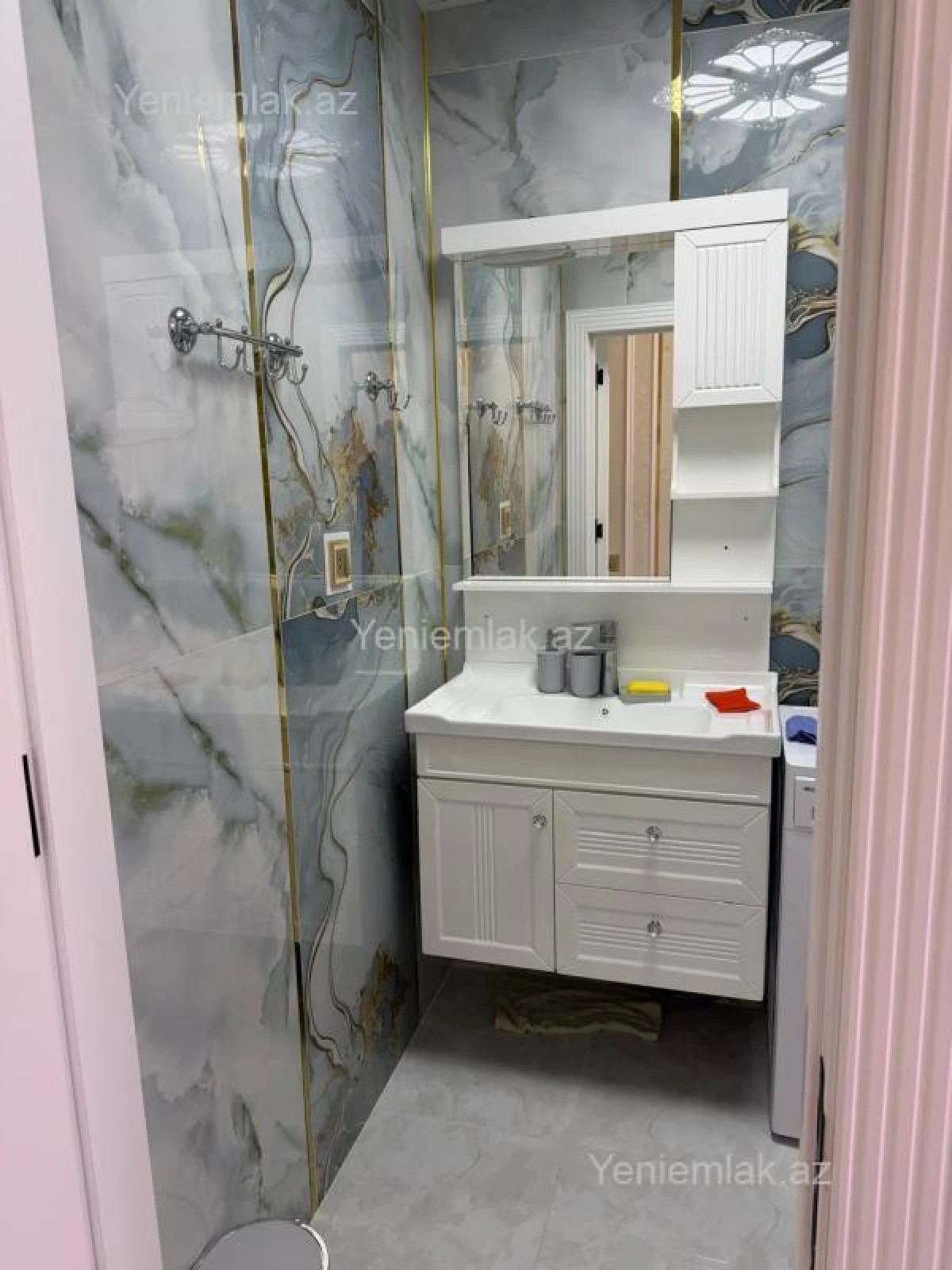 Satılır 3 otaqlı yeni tikili 85 m²