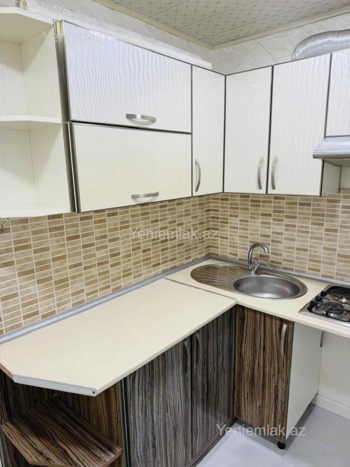Satılır 2 otaqlı köhnə tikili 50 m²