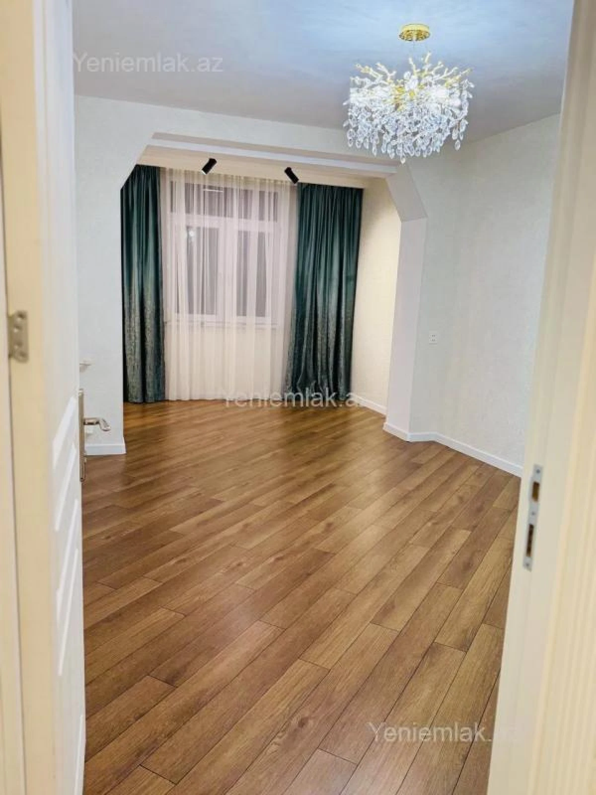 Satılır 2 otaqlı köhnə tikili 50 m²