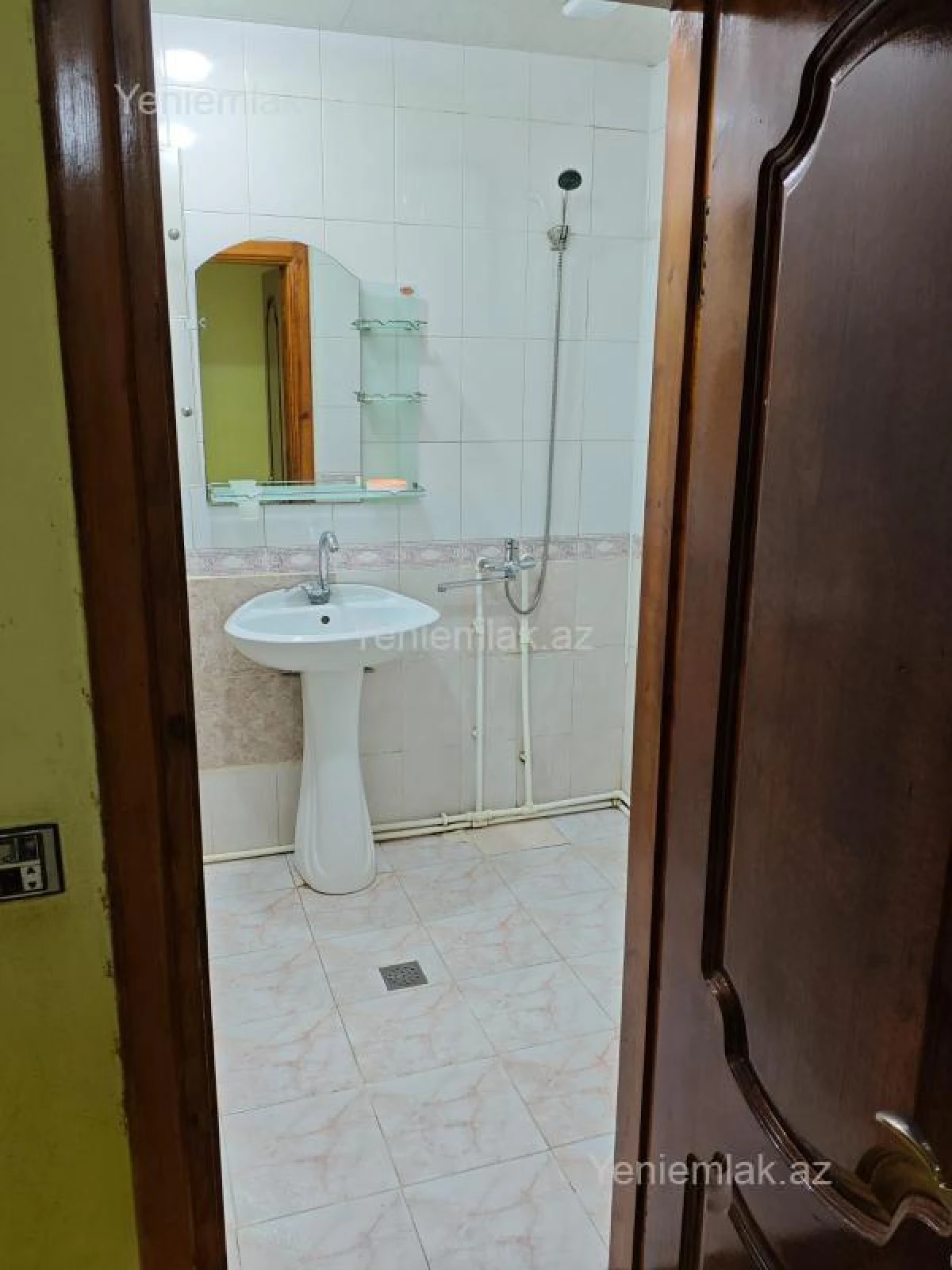 Satılır 2 otaqlı köhnə tikili 54 m²