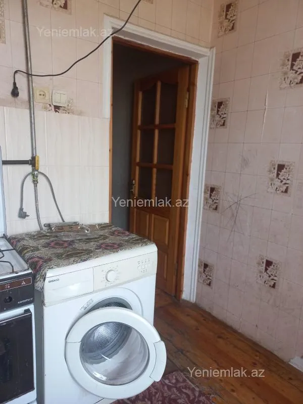 Satılır 2 otaqlı köhnə tikili 60 m²