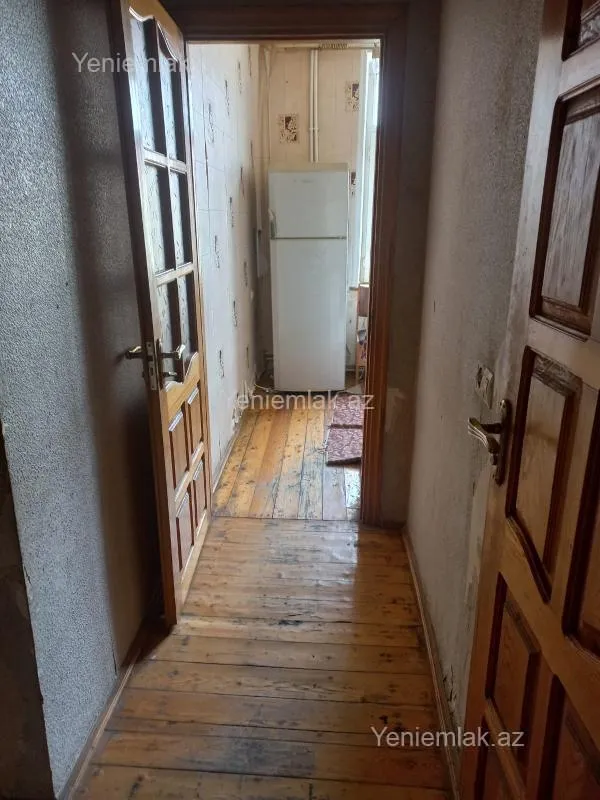 Satılır 2 otaqlı köhnə tikili 60 m²