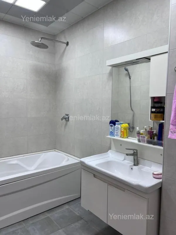 Satılır 2 otaqlı yeni tikili 87 m²