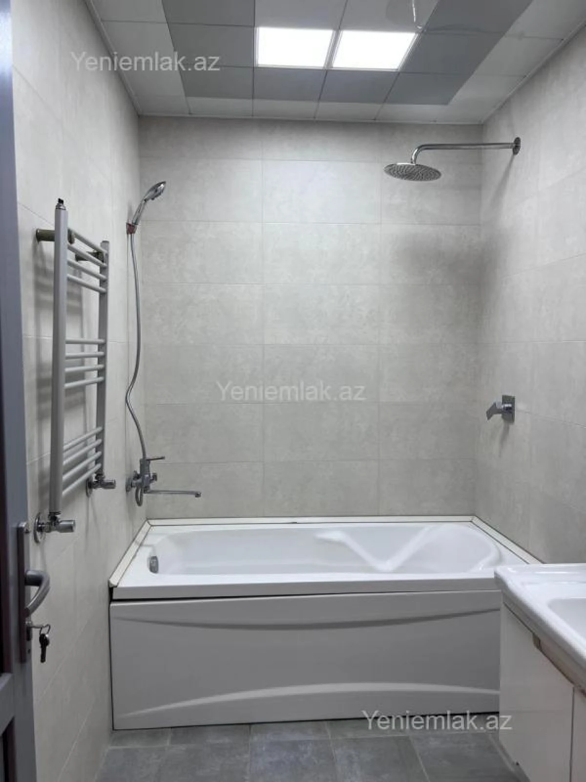 Satılır 2 otaqlı yeni tikili 87 m²