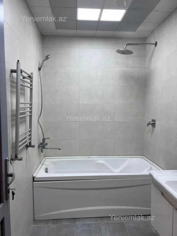 Satılır 2 otaqlı yeni tikili 87 m²