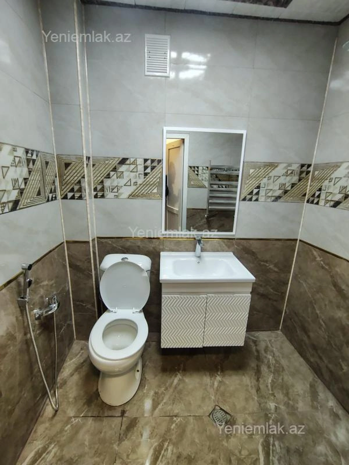 Satılır 3 otaqlı köhnə tikili 74 m²