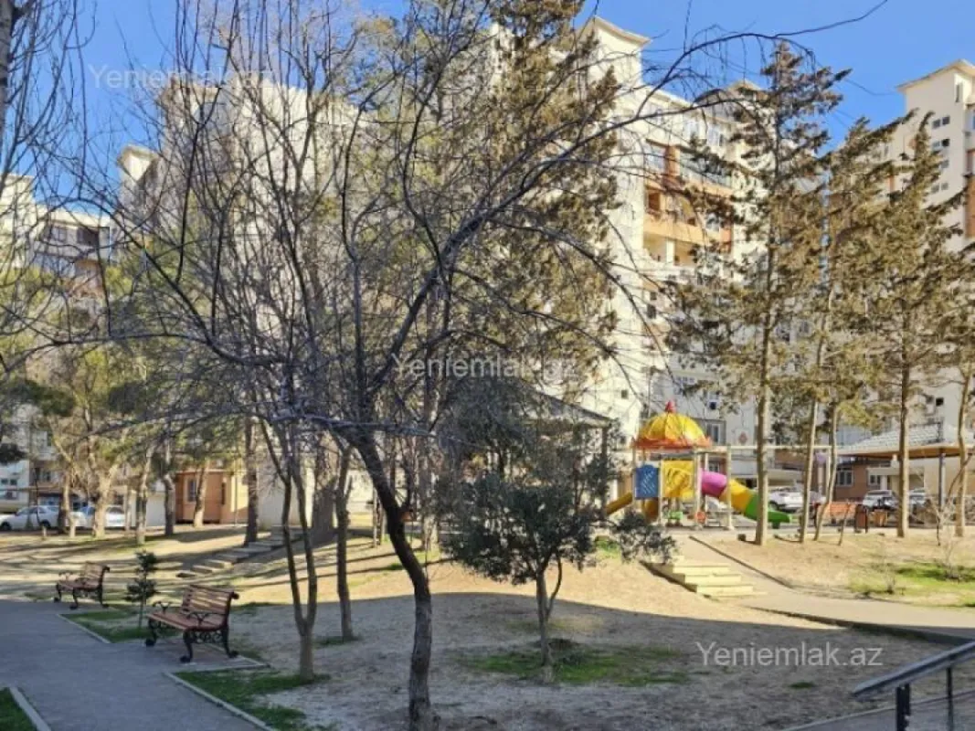 Satılır 2 otaqlı köhnə tikili 65 m²