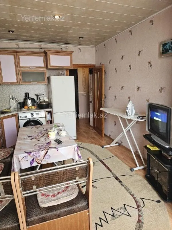Satılır 2 otaqlı köhnə tikili 65 m²