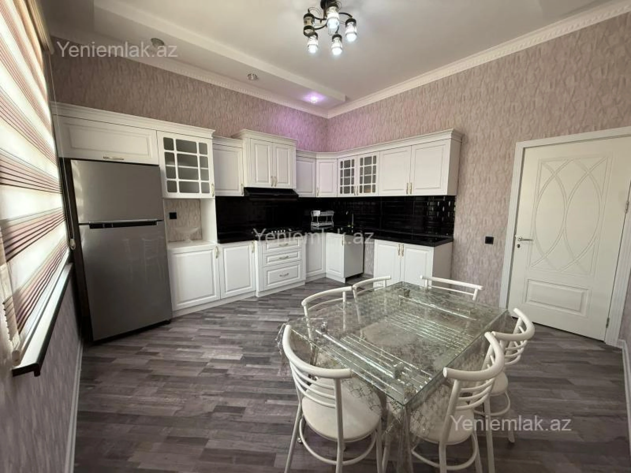 Satılır 5 otaqlı həyət evi 200 m²