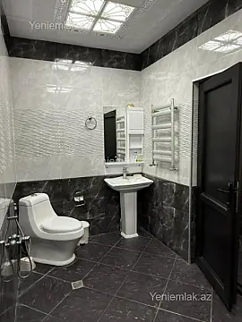 Satılır 5 otaqlı həyət evi 200 m²