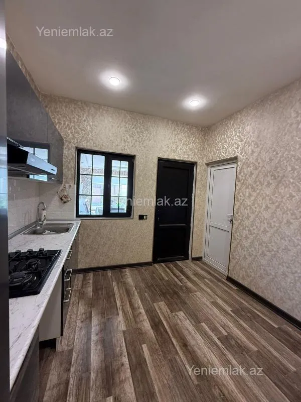 Satılır 5 otaqlı həyət evi 200 m²
