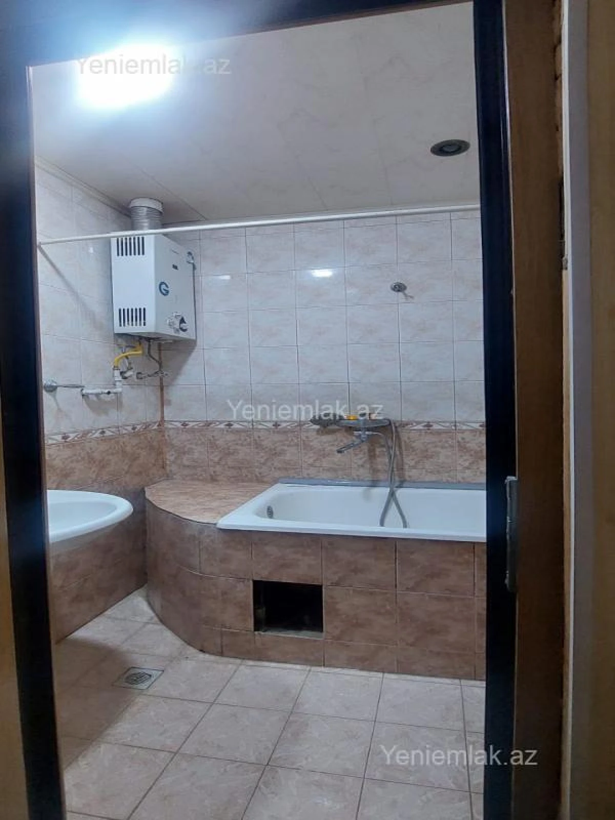 Satılır 3 otaqlı köhnə tikili 68 m²