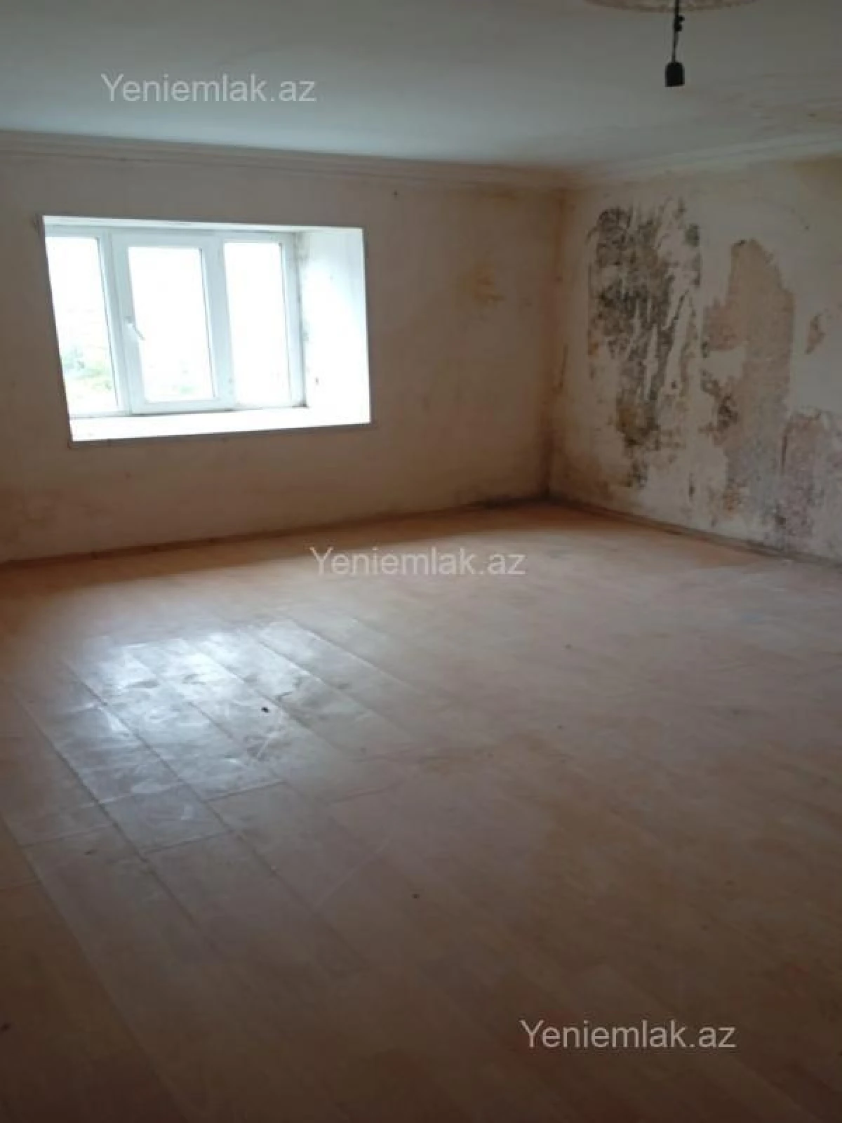 Satılır 9 otaqlı həyət evi 333 m²