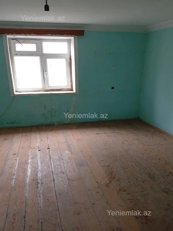 Satılır 9 otaqlı həyət evi 333 m²
