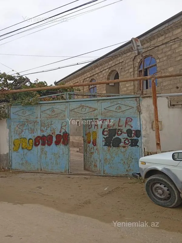 Satılır 9 otaqlı həyət evi 333 m²
