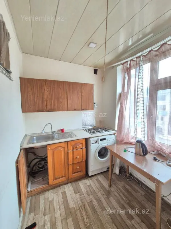 Satılır 1 otaqlı köhnə tikili 36 m²
