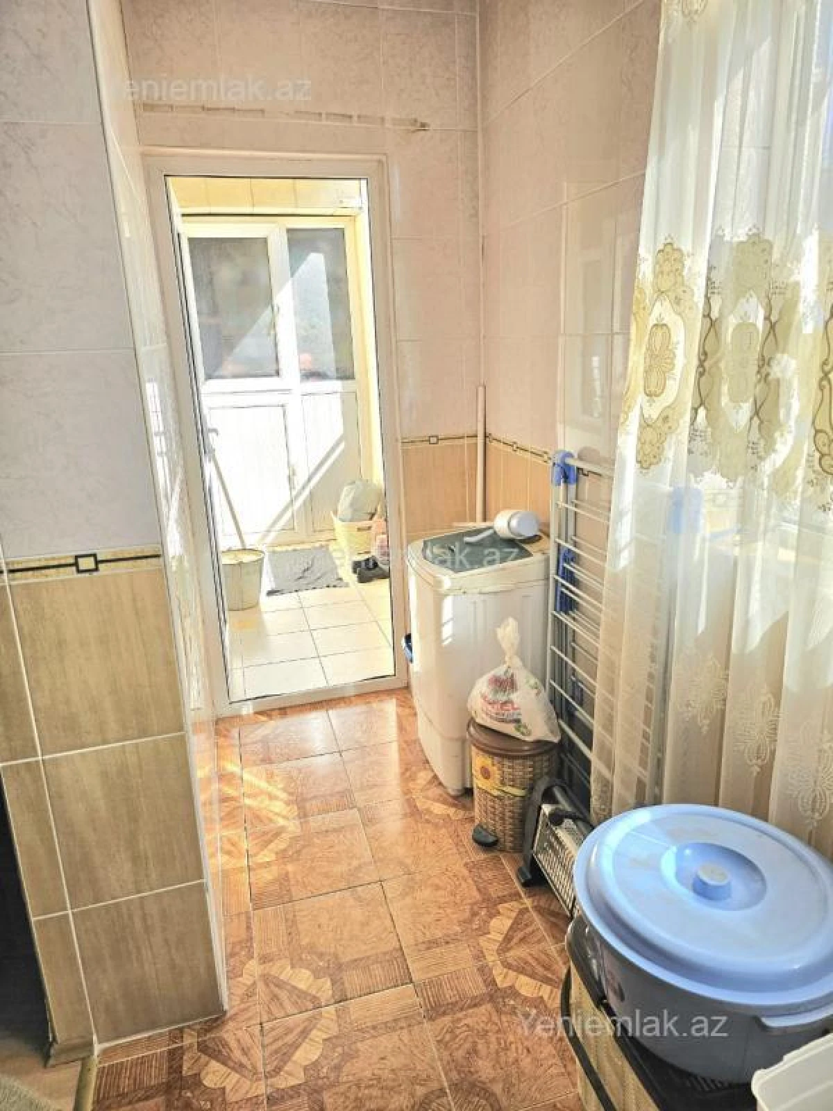 Satılır 2 otaqlı köhnə tikili 68 m²
