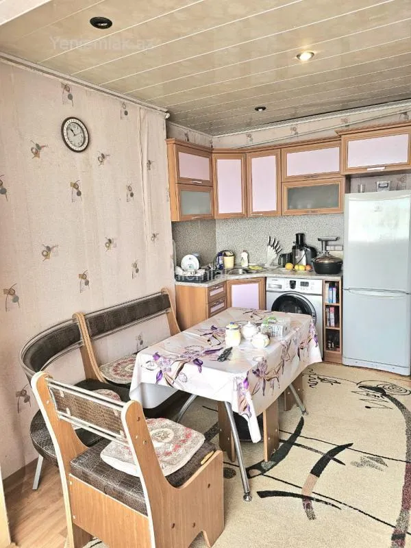 Satılır 2 otaqlı köhnə tikili 68 m²