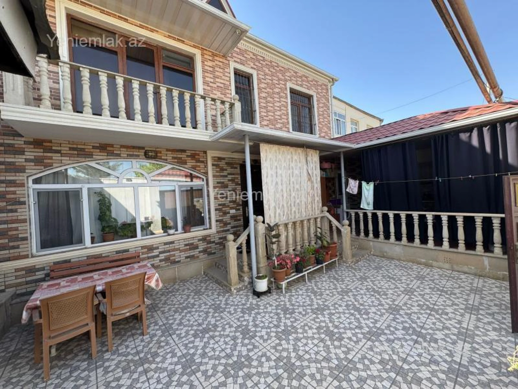 Satılır 5 otaqlı həyət evi 195 m²