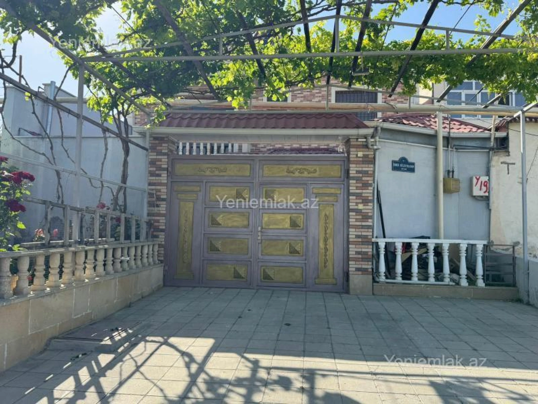 Satılır 5 otaqlı həyət evi 195 m²