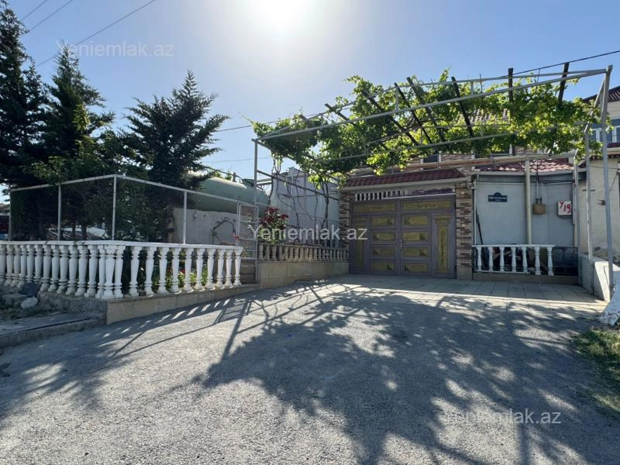 Satılır 5 otaqlı həyət evi 195 m²