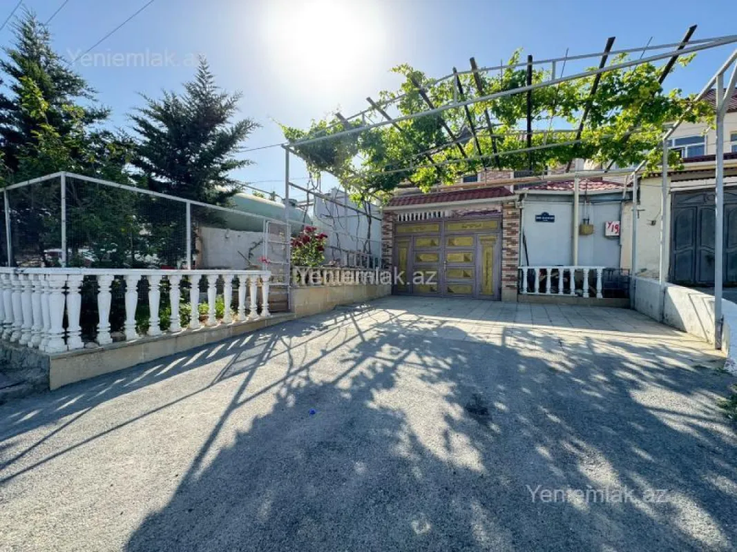 Satılır 5 otaqlı həyət evi 195 m²