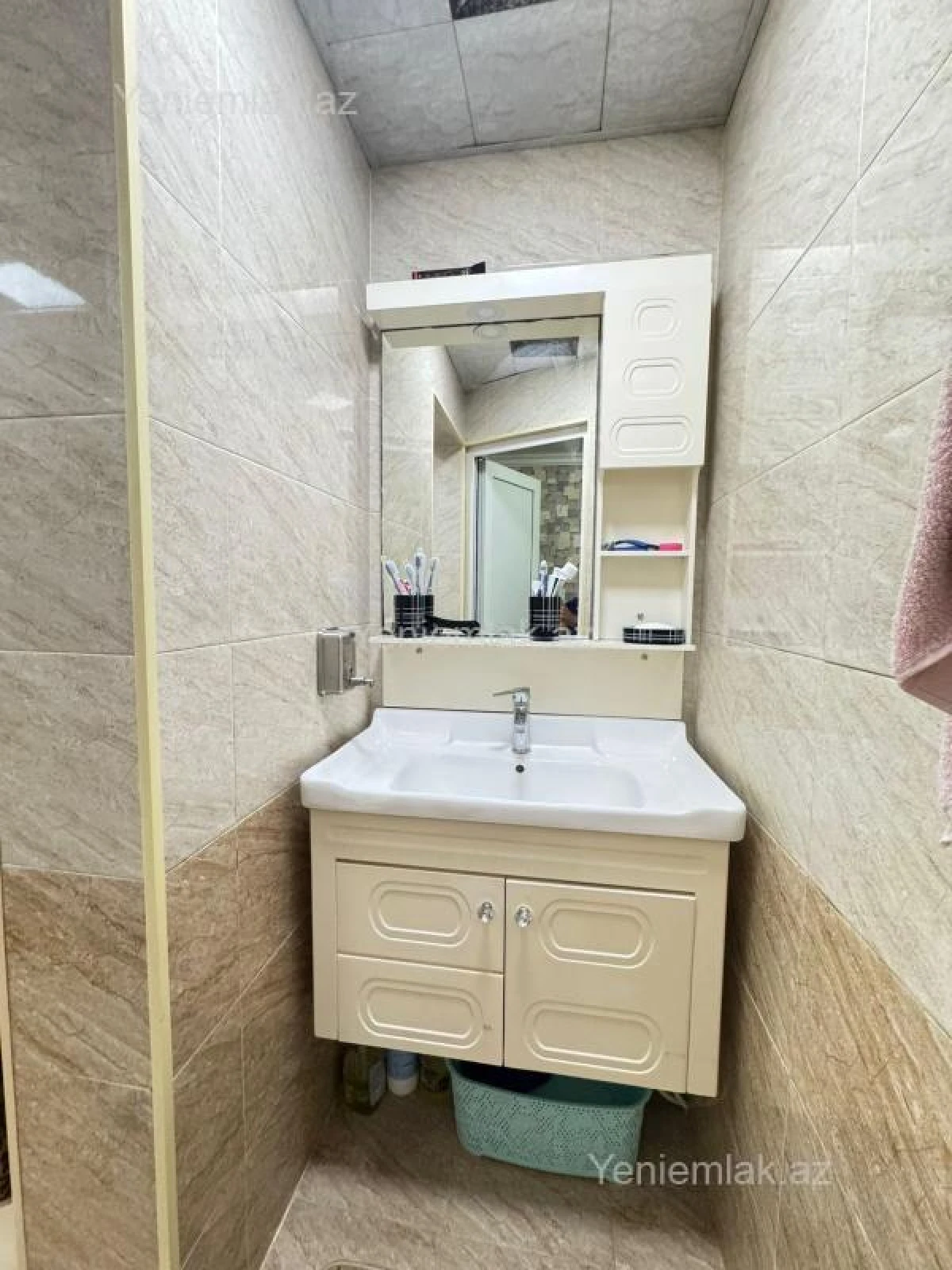 Satılır 5 otaqlı həyət evi 195 m²