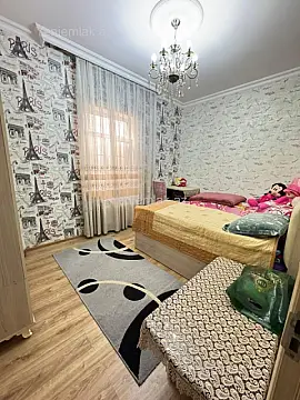 Satılır 5 otaqlı həyət evi 195 m²