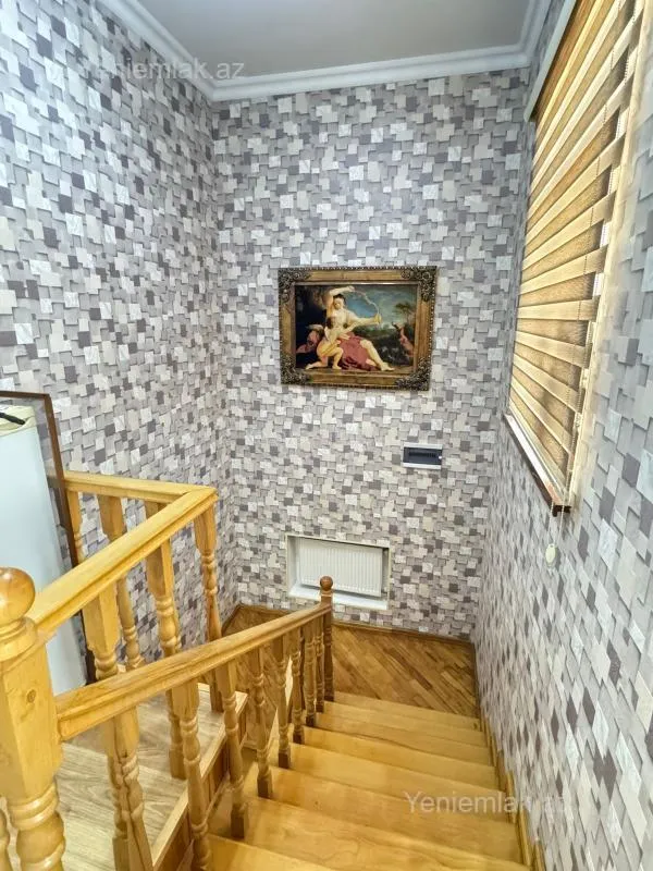 Satılır 5 otaqlı həyət evi 195 m²