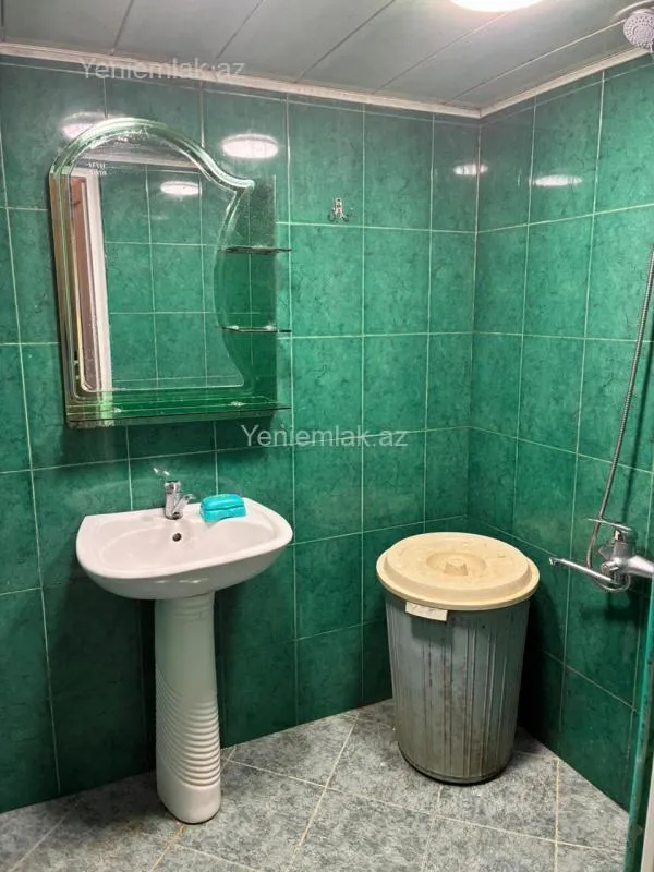 Satılır 2 otaqlı köhnə tikili 60 m²