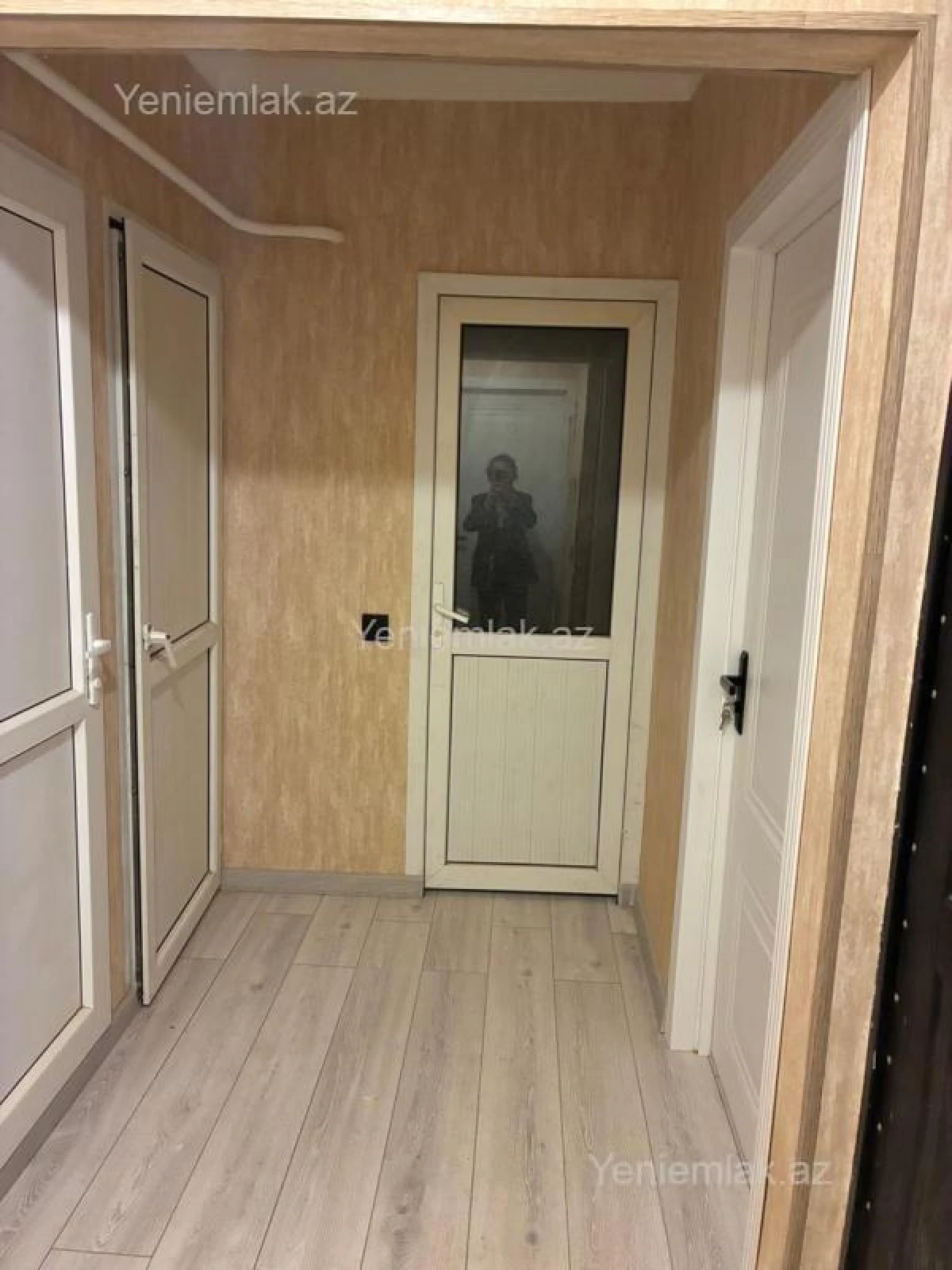 Satılır 2 otaqlı köhnə tikili 60 m²