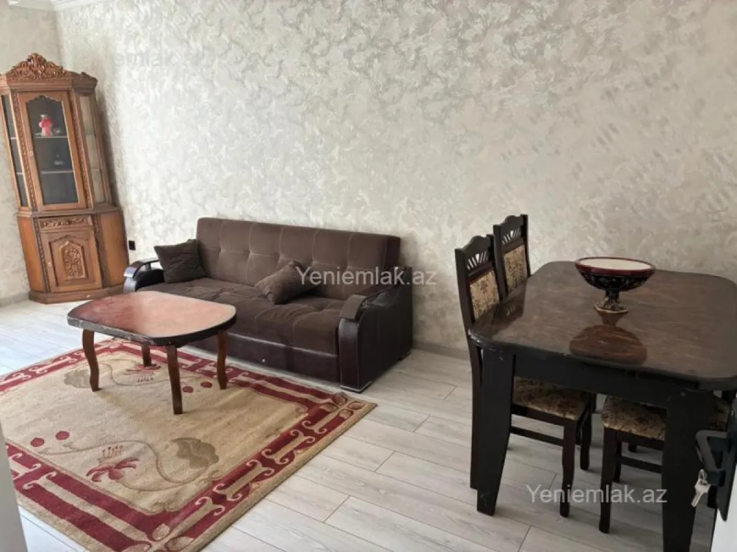 Satılır 2 otaqlı köhnə tikili 60 m²