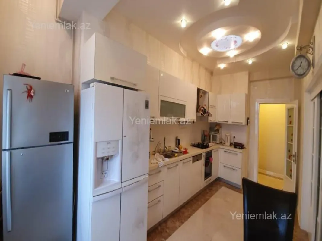 Satılır 4 otaqlı yeni tikili 190 m²