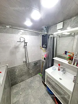 Satılır 3 otaqlı köhnə tikili 80 m²